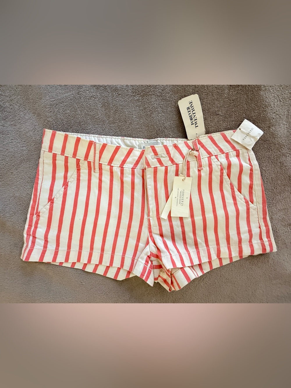 NWT Forever 21 F21 women summery casual striped shorts, size 27